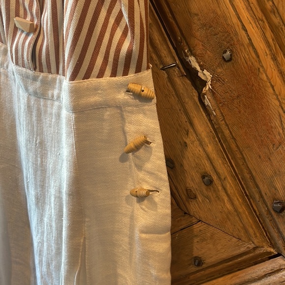 Gorgeous linen kneelength dress with Darling wooden buttons bought in Paris - Picture 5 of 9